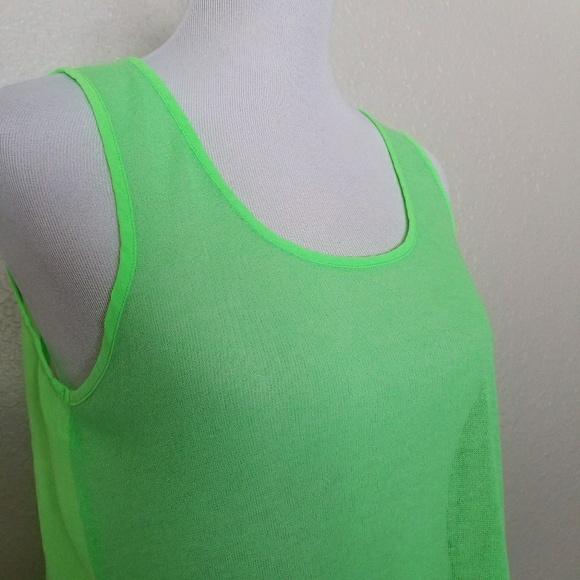😀 Romeo & Juliet Couture Neon Lime Green Tank Top - Picture 2 of 7